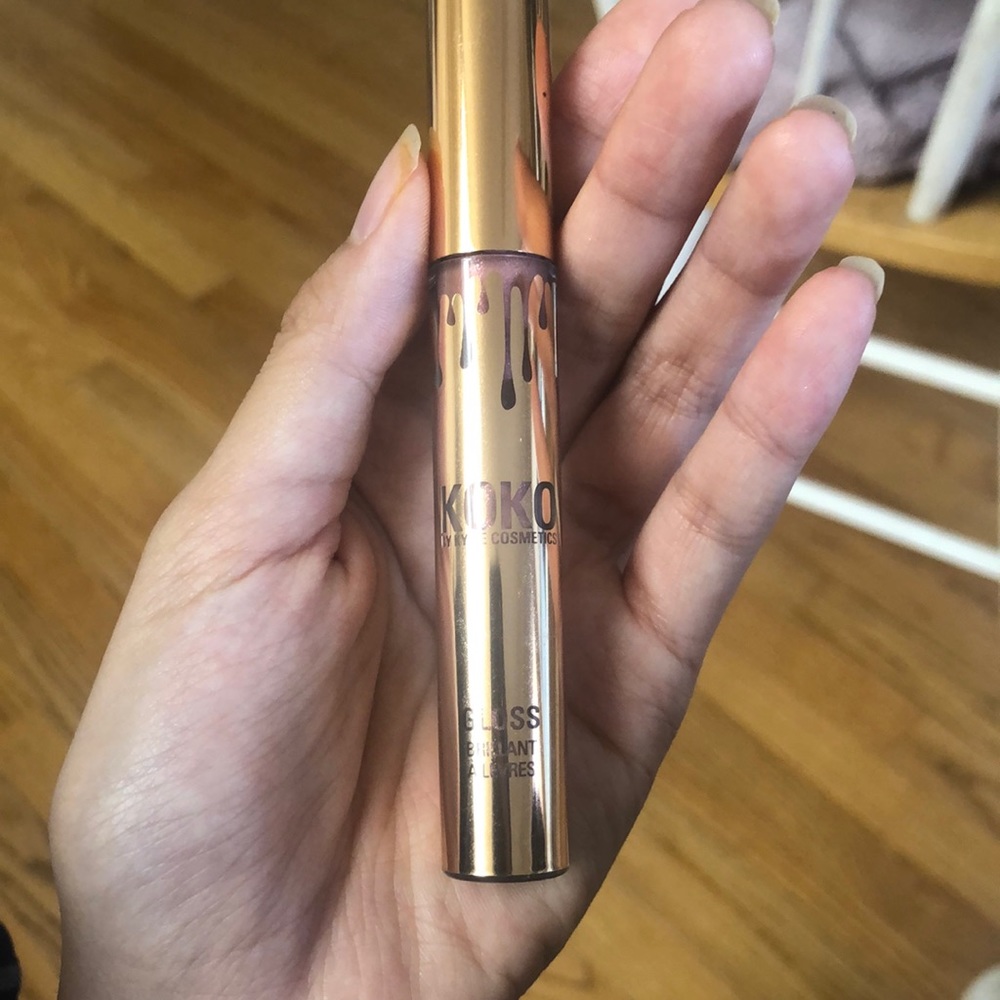 Damn Gina Kylie Cosmetics lip gloss